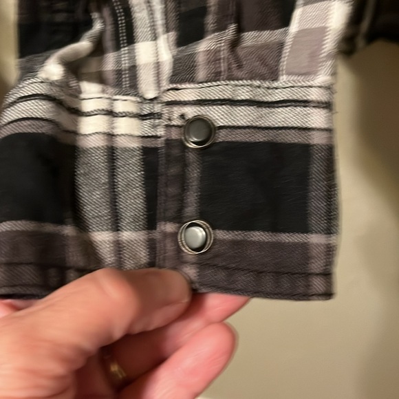 Arizona Jean company men’s snap front shirt - Picture 4 of 6